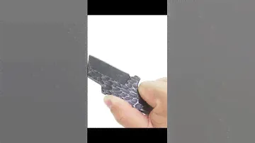 Даня Милохин кушает хлопья с единорогом